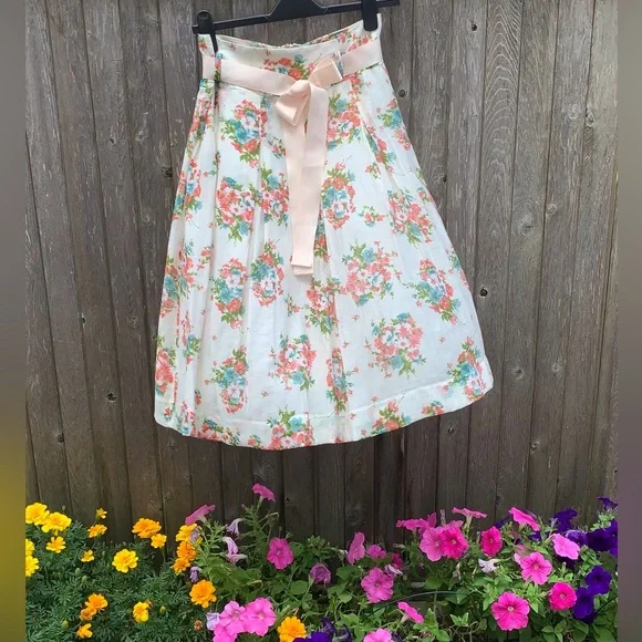 Delicate Flared Skirt - Picture 2 of 16